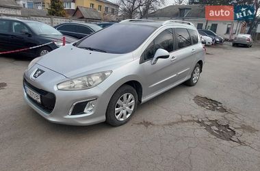 Универсал Peugeot 308 2011 в Шполе