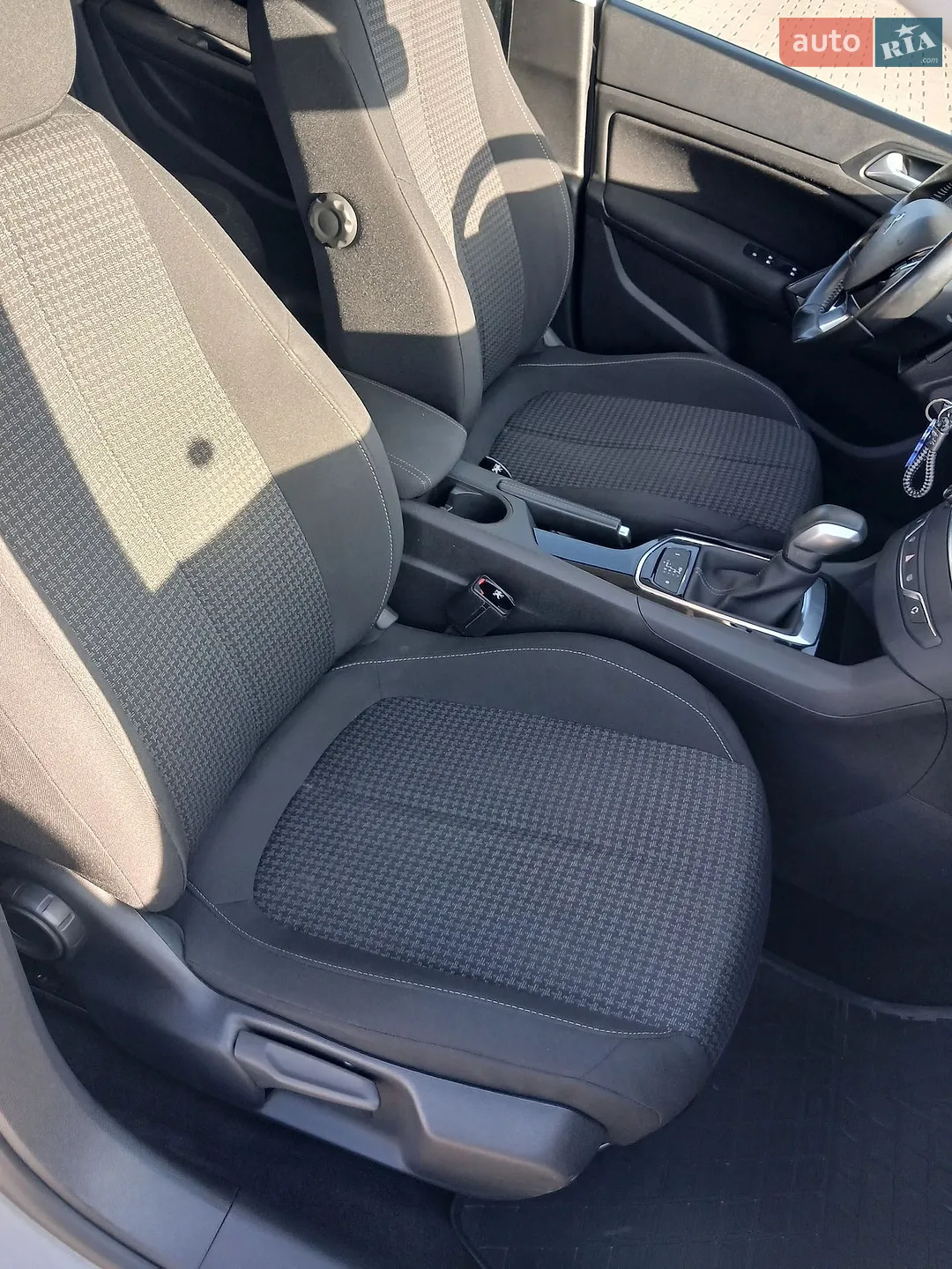 2017 Mercedes-Benz GLE - мініатюра 24
