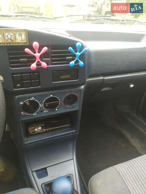 Хэтчбек Peugeot 309 1989 в Миргороде