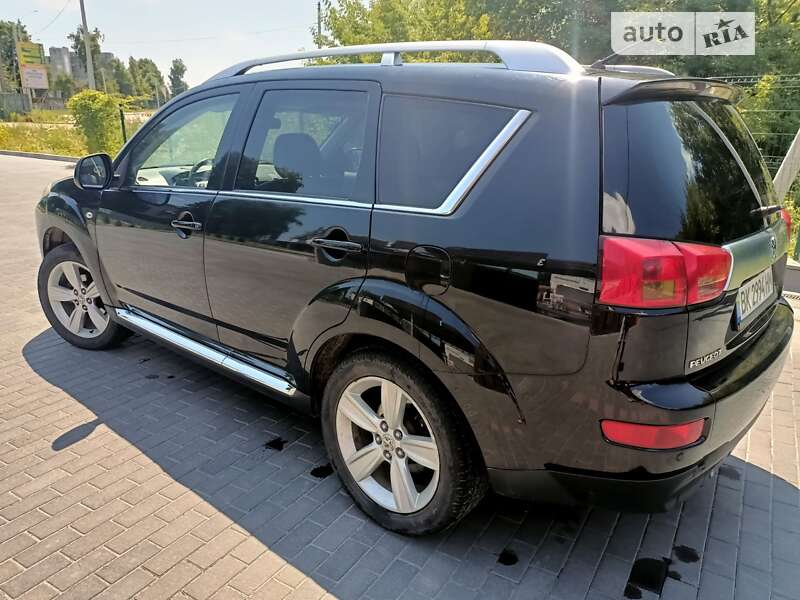 Позашляховик / Кросовер Peugeot 4007 2008 в Рівному