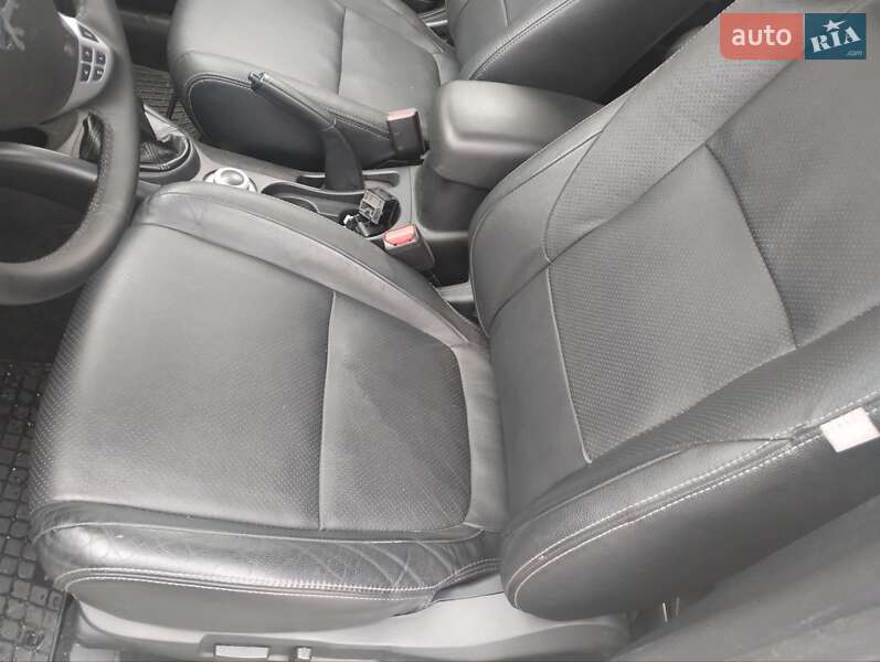 Внедорожник / Кроссовер Peugeot 4007 2012 в Мукачево