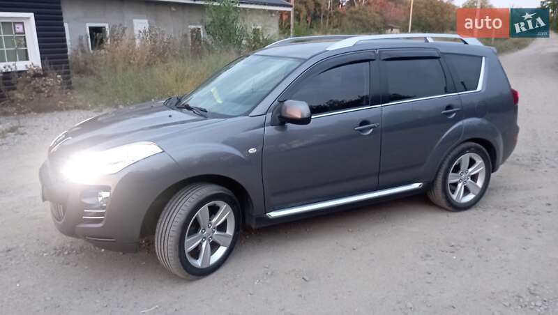 Позашляховик / Кросовер Peugeot 4007 2010 в Умані