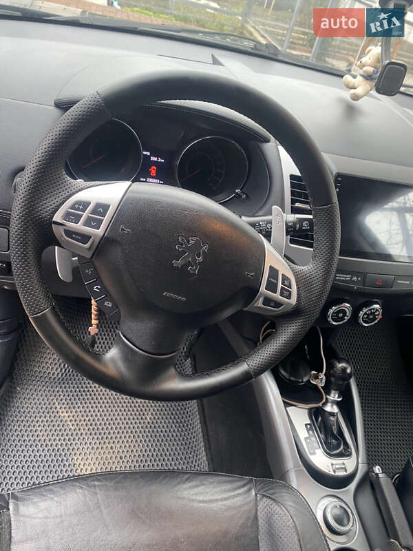 Позашляховик / Кросовер Peugeot 4007 2009 в Києві