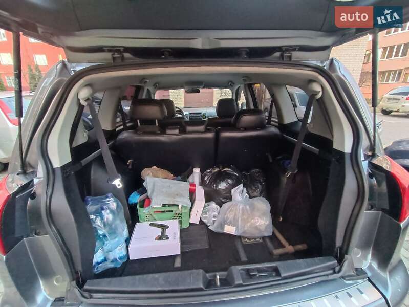 Позашляховик / Кросовер Peugeot 4007 2009 в 