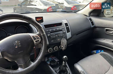 Внедорожник / Кроссовер Peugeot 4007 2011 в 