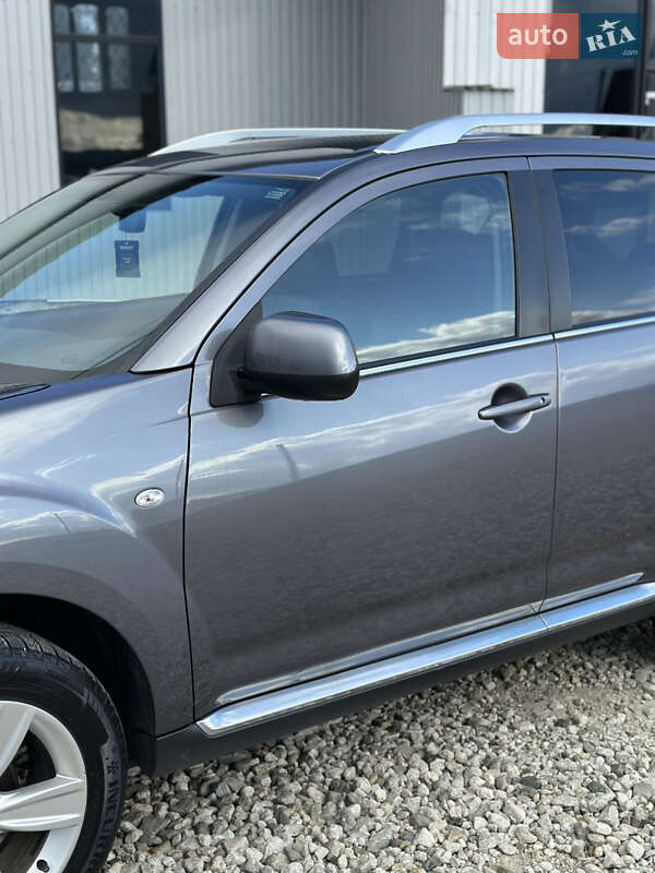 Позашляховик / Кросовер Peugeot 4007 2010 в Чернівцях
