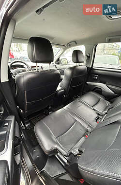 Позашляховик / Кросовер Peugeot 4007 2011 в 