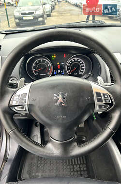 Позашляховик / Кросовер Peugeot 4007 2011 в 