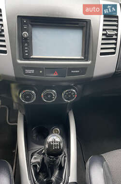 Позашляховик / Кросовер Peugeot 4007 2011 в 