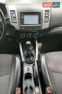 Позашляховик / Кросовер Peugeot 4007 2011 в 