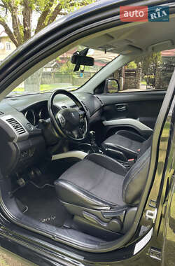 Позашляховик / Кросовер Peugeot 4007 2011 в 