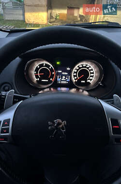 Позашляховик / Кросовер Peugeot 4007 2010 в 