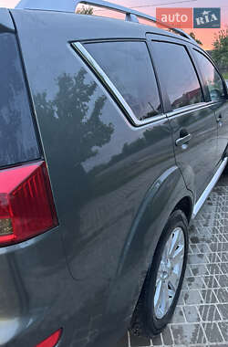 Позашляховик / Кросовер Peugeot 4007 2010 в 