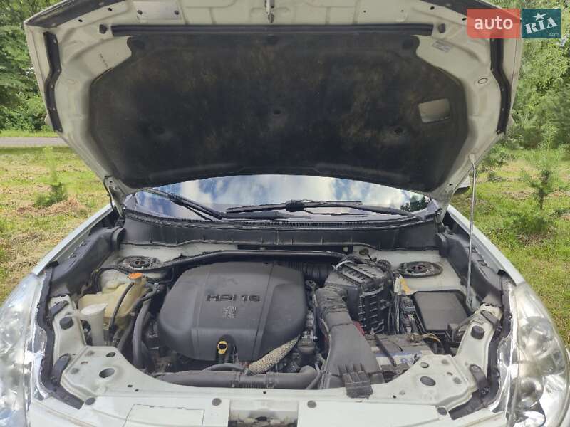 Позашляховик / Кросовер Peugeot 4007 2010 в Дрогобичі