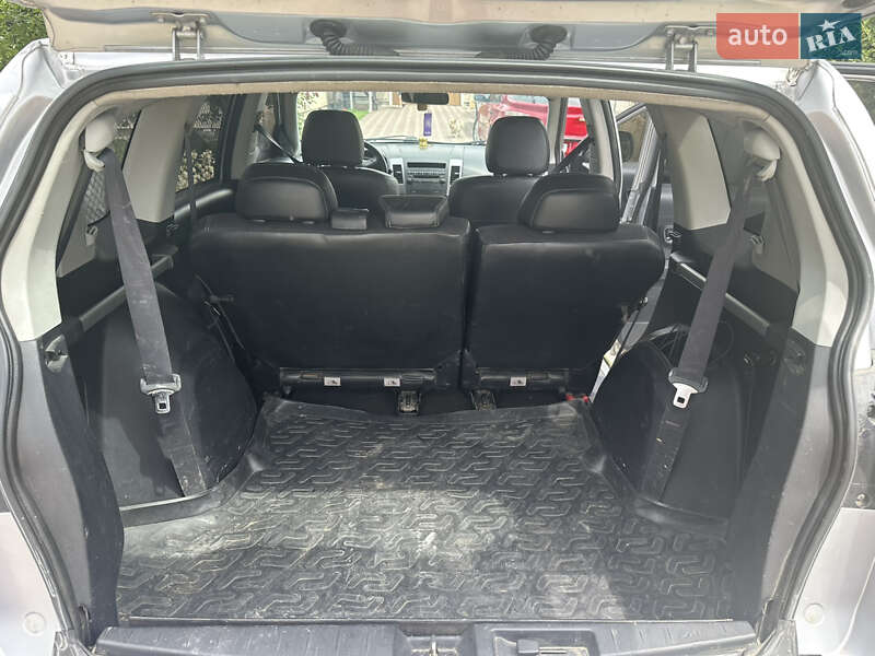 Позашляховик / Кросовер Peugeot 4007 2008 в Чернівцях