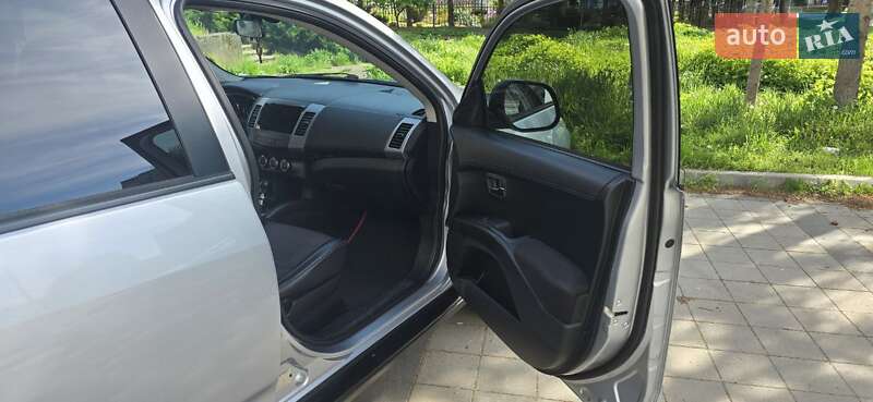 Позашляховик / Кросовер Peugeot 4007 2011 в Калуші