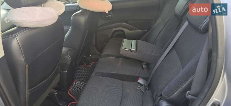 Позашляховик / Кросовер Peugeot 4007 2011 в Калуші