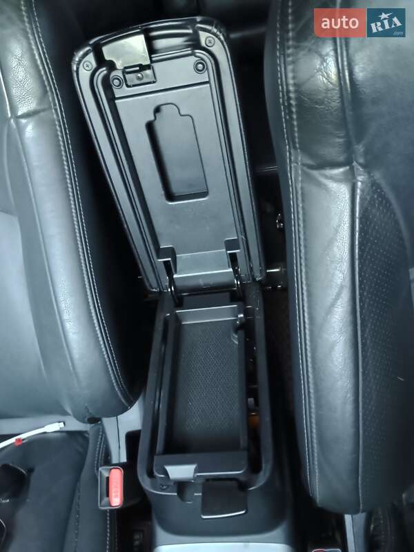 Позашляховик / Кросовер Peugeot 4007 2008 в Чернігові