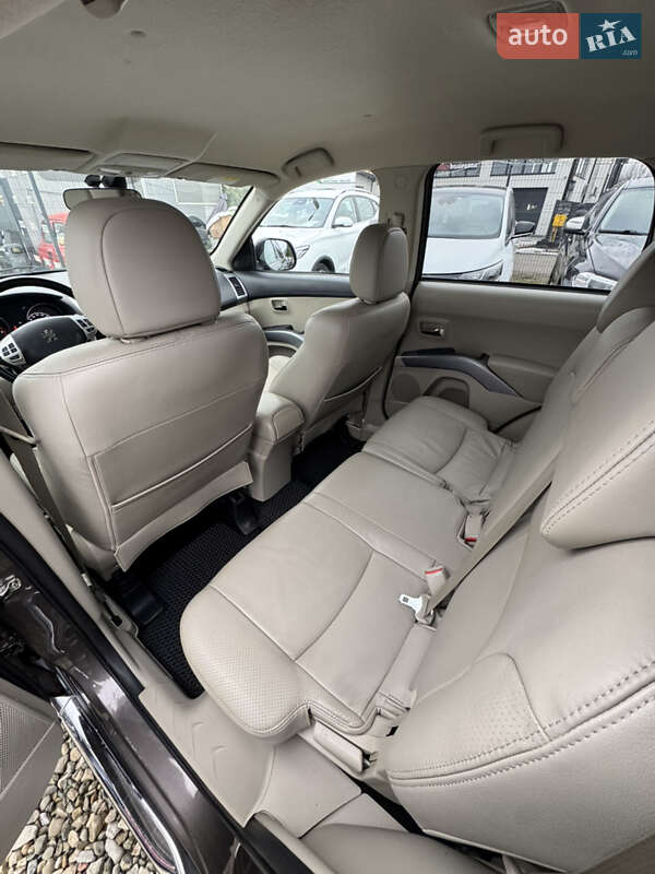 Позашляховик / Кросовер Peugeot 4007 2010 в Івано-Франківську