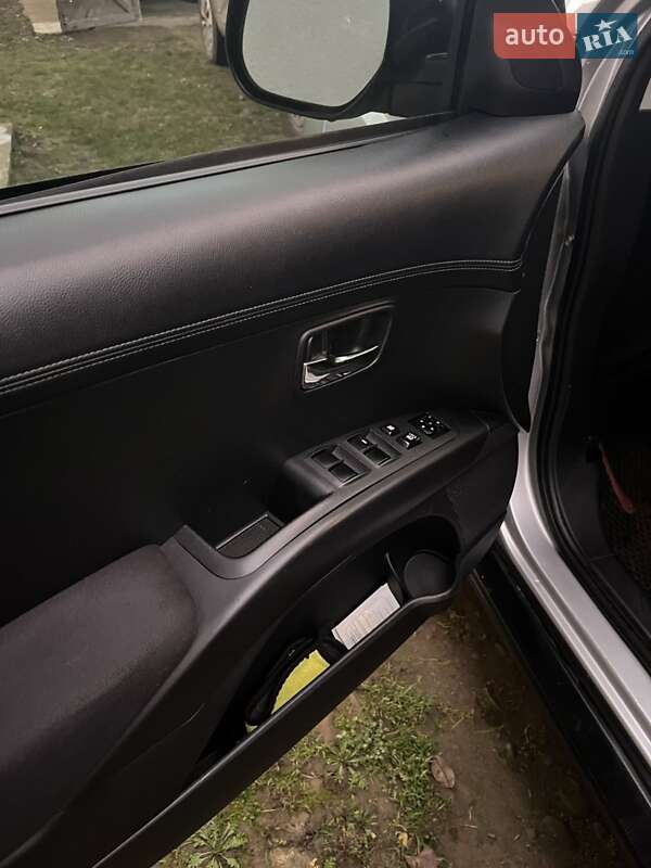 Позашляховик / Кросовер Peugeot 4007 2011 в Калуші