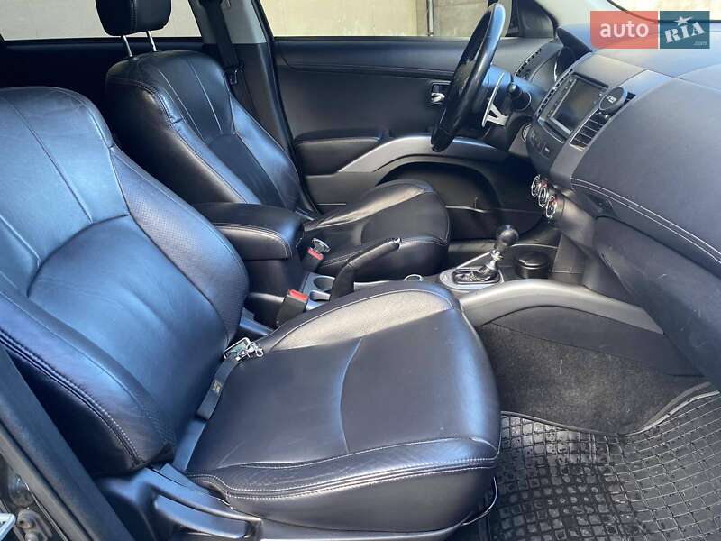 Позашляховик / Кросовер Peugeot 4007 2010 в Миколаєві