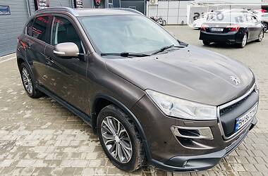 Позашляховик / Кросовер Peugeot 4008 2012 в 