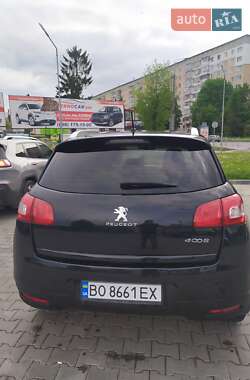 Позашляховик / Кросовер Peugeot 4008 2012 в 