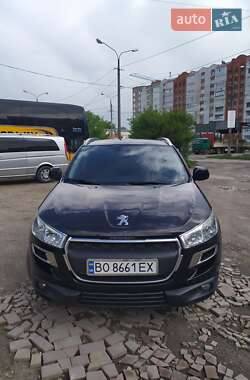 Позашляховик / Кросовер Peugeot 4008 2012 в 