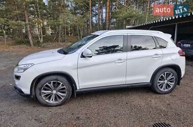 Позашляховик / Кросовер Peugeot 4008 2012 в 