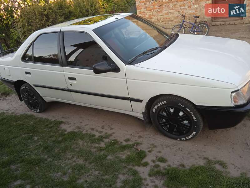 Седан Peugeot 405 1990 в Львове