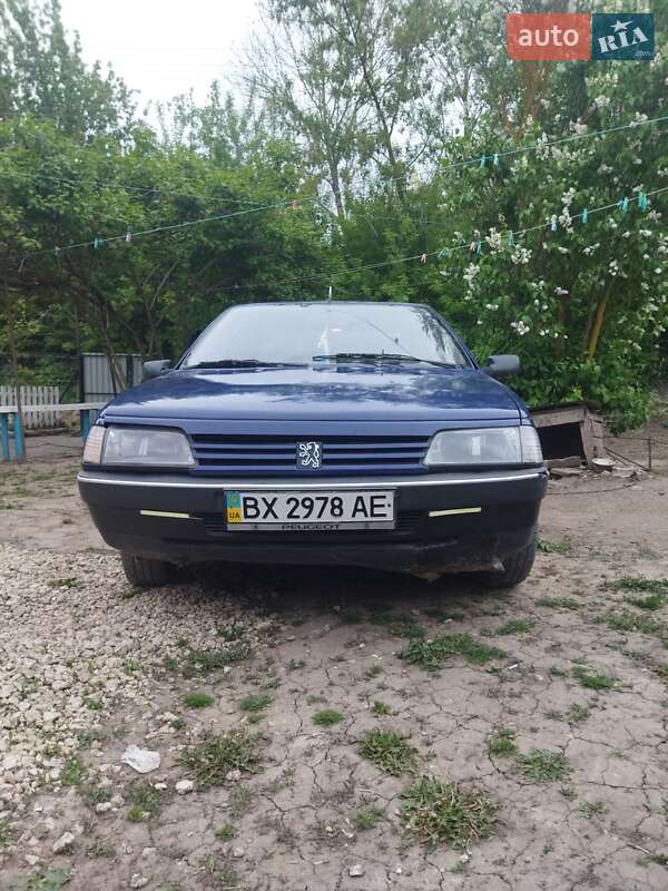 Седан Peugeot 405 1990 в Городке