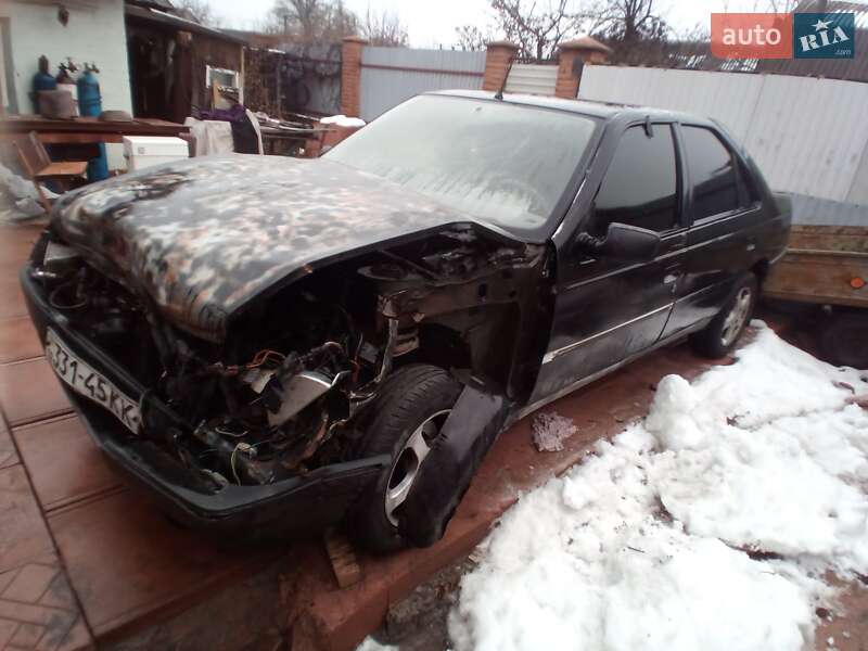 Седан Peugeot 405 1987 в Василькове