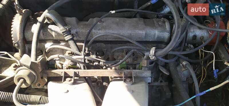 Седан Peugeot 405 1989 в Остроге
