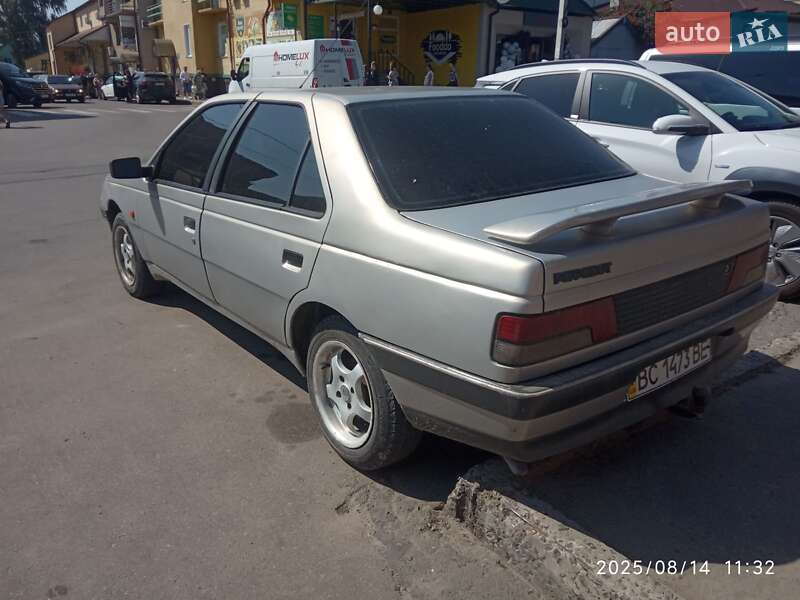 Седан Peugeot 405 1989 в Мостиске