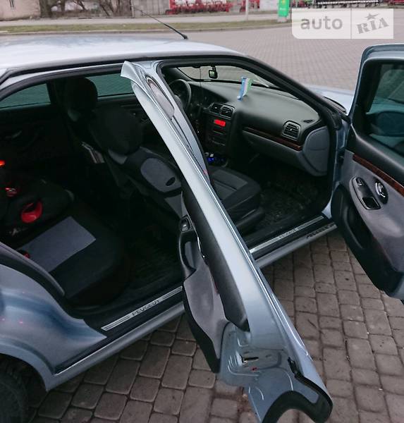 Седан Peugeot 406 2003 в Мелітополі