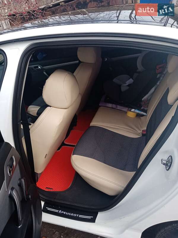 Седан Peugeot 407 2004 в Хмільнику