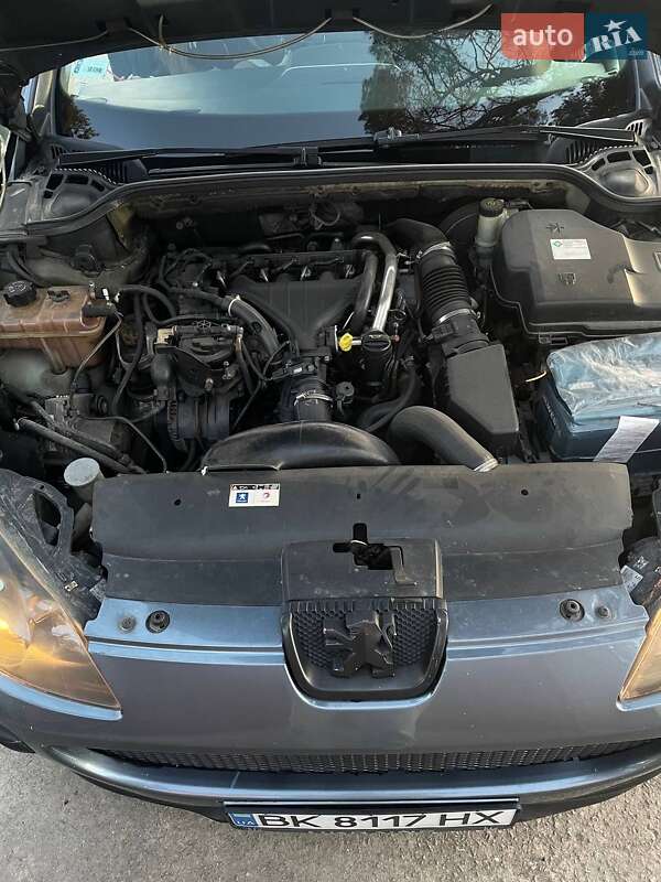 Универсал Peugeot 407 2004 в Вараше