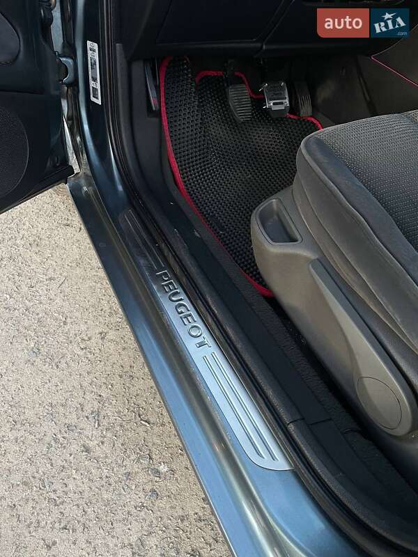 Универсал Peugeot 407 2004 в Вараше