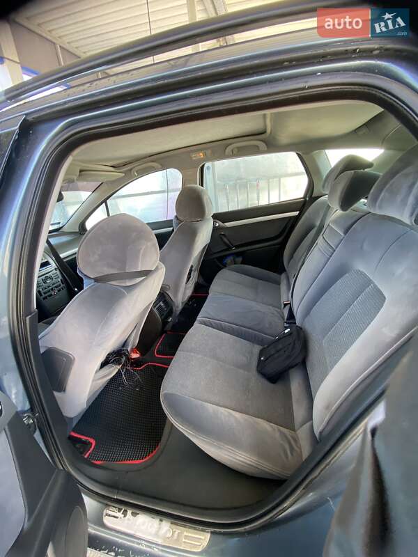 Универсал Peugeot 407 2004 в Вараше