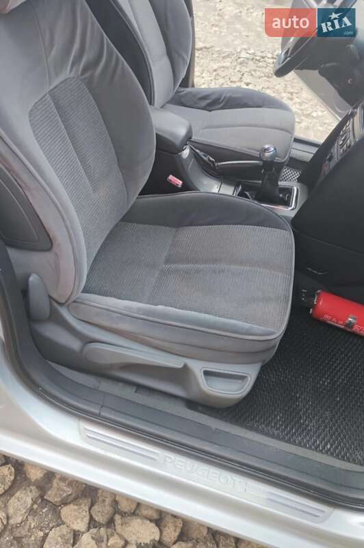 Седан Peugeot 407 2004 в Івано-Франківську