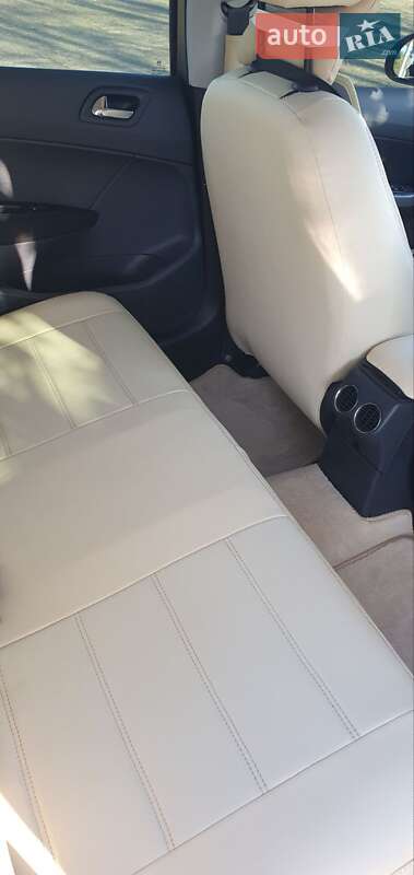 Седан Peugeot 408 2012 в Хотині