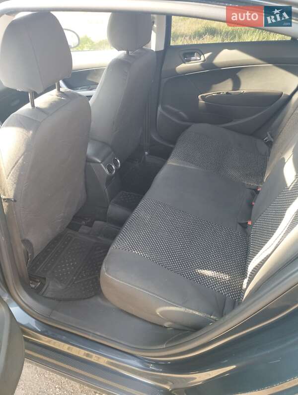 Седан Peugeot 408 2013 в Бурыни