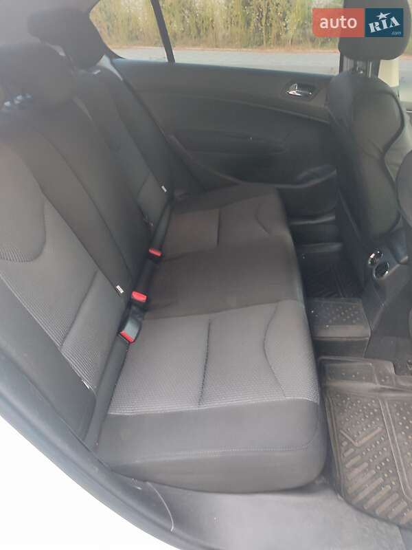 Седан Peugeot 408 2013 в Киеве фото 2 Седан Peugeot 408 2013 в Киеве