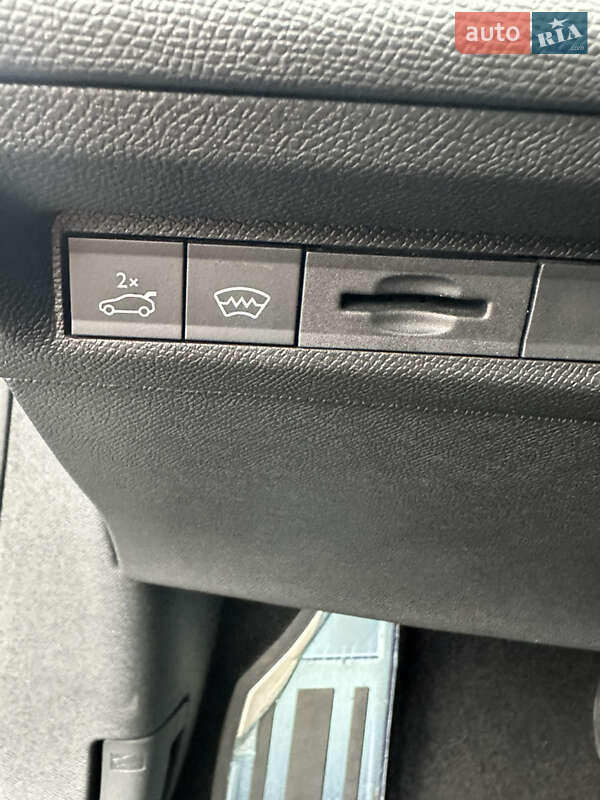 Лифтбек Peugeot 408 2023 в Киеве