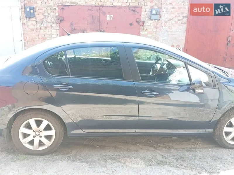 Peugeot 408 2012