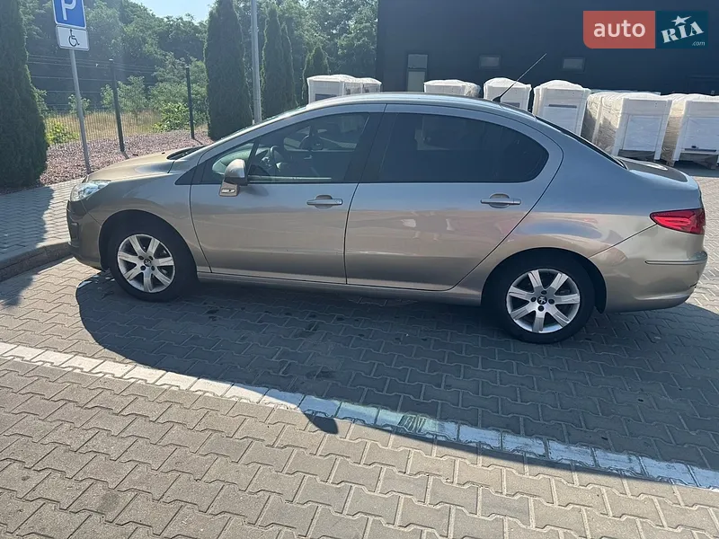 Peugeot 408 2012