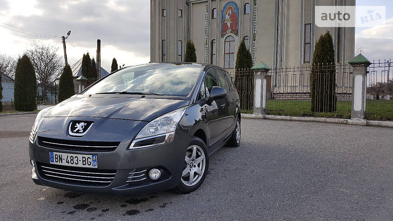 Универсал Peugeot 5008 2011 в Дубно