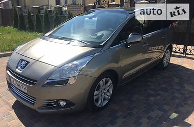 Peugeot 5008 2011