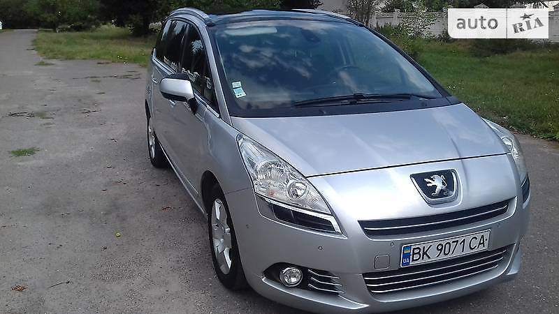 Мінівен Peugeot 5008 2011 в Кременчуці
