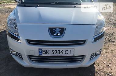 Peugeot 5008 2011